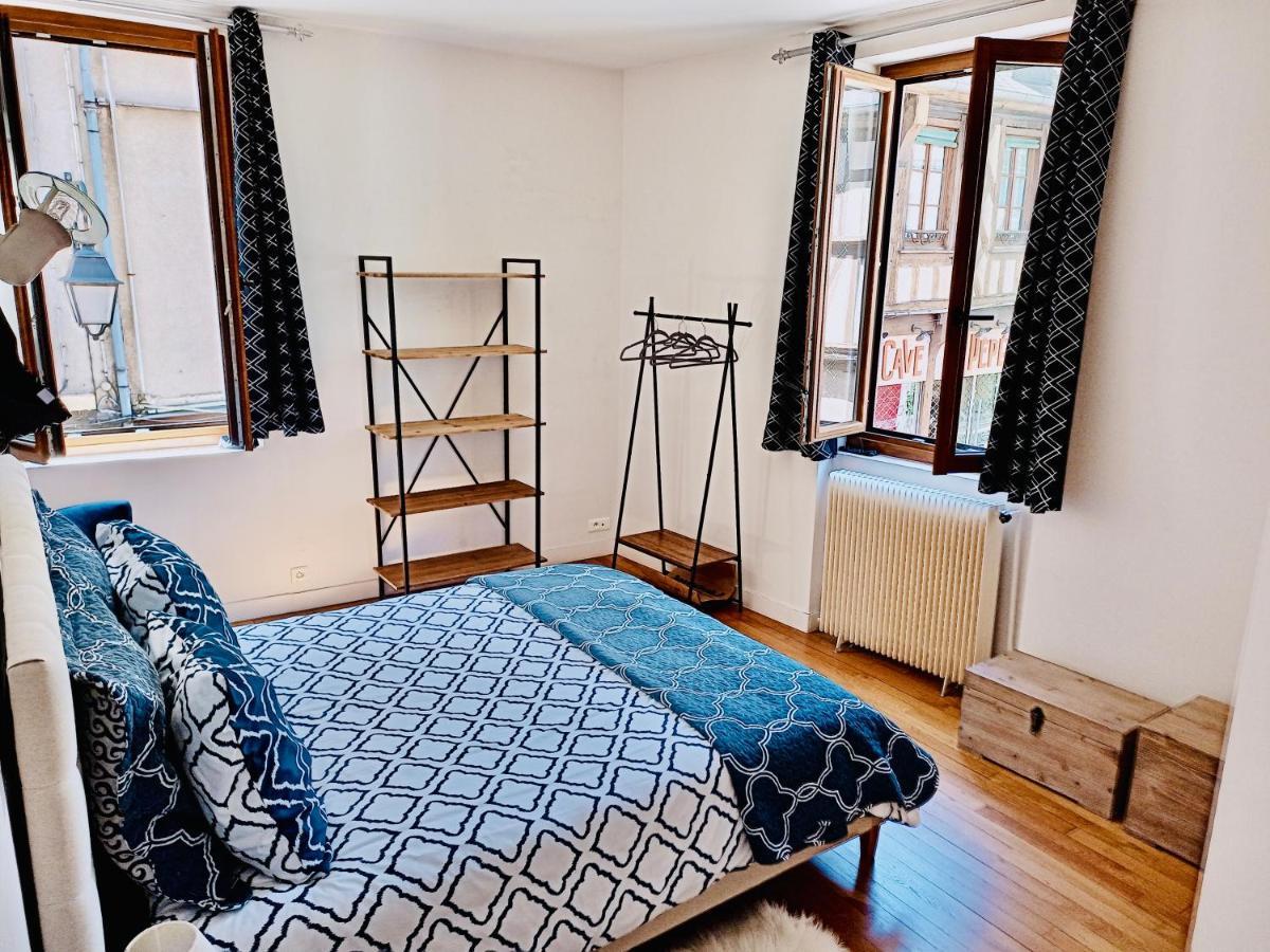 Апартаменты 2 Pieces Totalement Renove Au Coeur De Бурж Экстерьер фото
